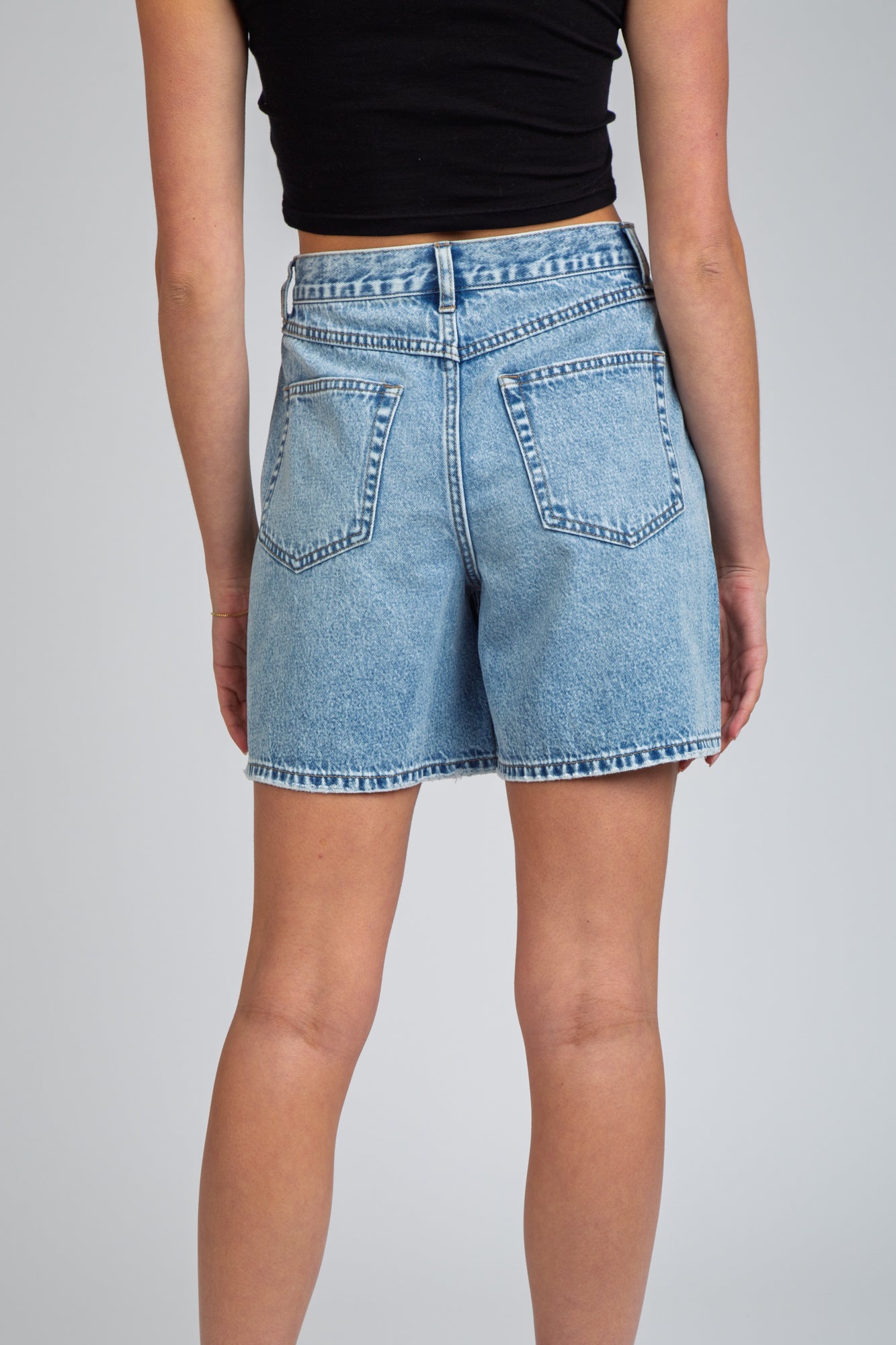 Esprit Regular fit korte broek met riem in gevlochten look in lichtblauw online kopen | P&C Esprit Regular fit korte broek met riem in gevlochten look in lichtblauw online kopen | P&C